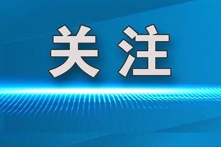 瓜迪奥拉年轻时曾客串时装模特走秀！看得出他很不喜欢这份工作！